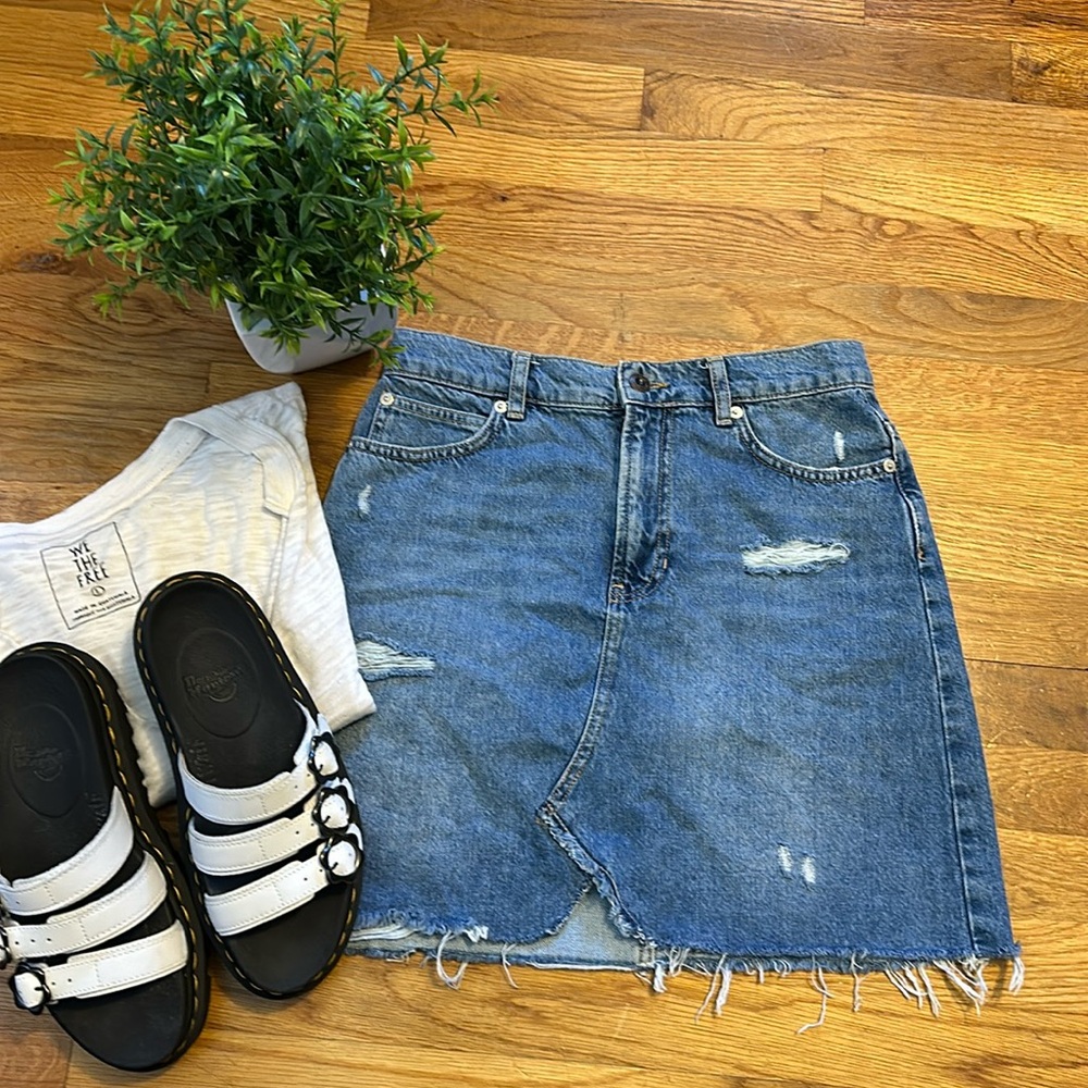 Free People We the Free Women’s 26 Distressed Blue Jean Denim Mini Skirt Country
